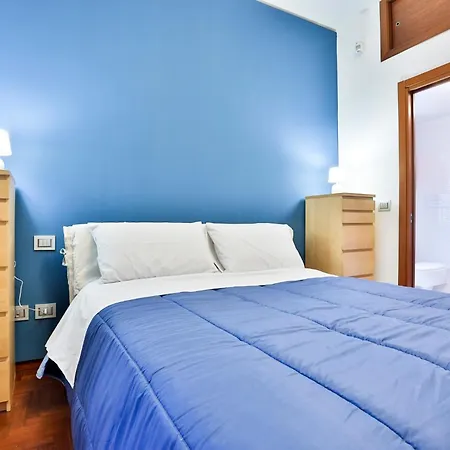 Guesthost - La Vela Azzurra - Flat By The Sea דירה
