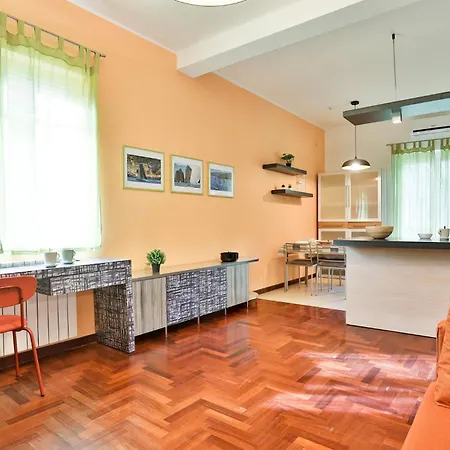 Guesthost - La Vela Azzurra - Flat By The Sea