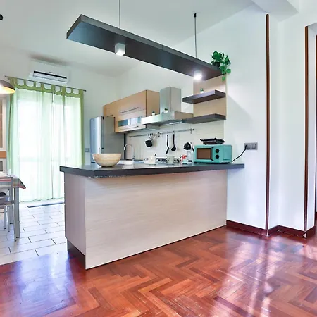 Apartment Guesthost - La Vela Azzurra - Flat By The Sea Naples