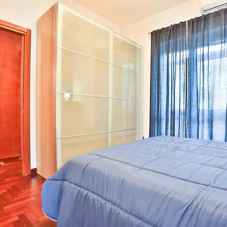 Apartment Guesthost - La Vela Azzurra - Flat By The Sea *