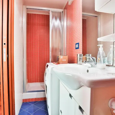 Guesthost - La Vela Azzurra - Flat By The Sea *