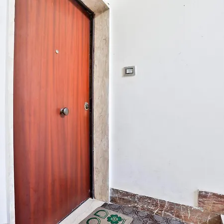 Guesthost - La Vela Azzurra - Flat By The Sea Naples
