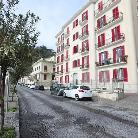 Guesthost - La Vela Azzurra - Flat By The Sea Naples