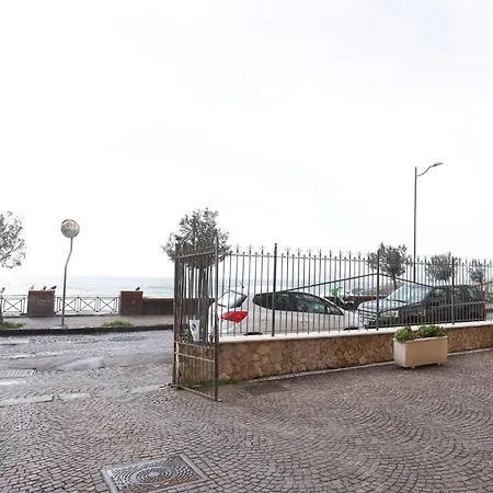 Guesthost - La Vela Azzurra - Flat By The Sea Apartment *