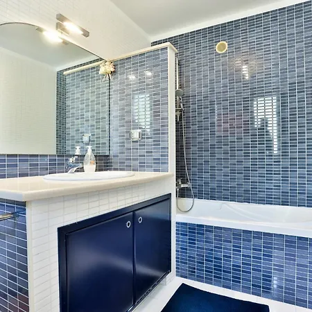 Guesthost - La Vela Azzurra - Flat By The Sea Apartament